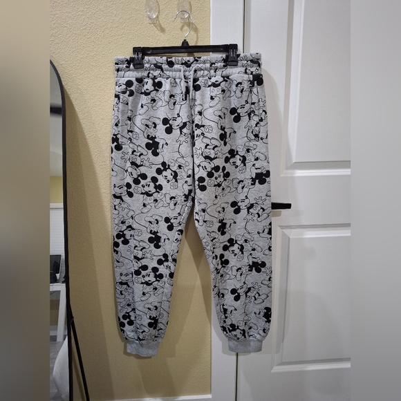 Divided H&M Disney Gray Mickey Mouse Set - Picture 6 of 10